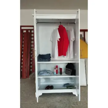 Ropero blanco pequeño