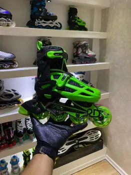 Patines roller derby size ajustables de 3 a 6 ruedas de silicon listos
