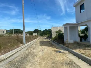 Solar de 9 metros de frente y 15 metros de fondo adquierelo ya