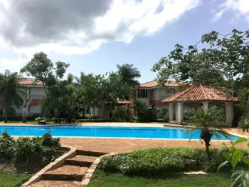 Apartamento en brisas de guavaberry de dos habitaciones