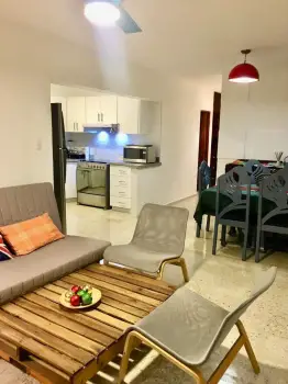 Alquilo apto. amueblado completo de 2 habitaciones 2 baños completos e