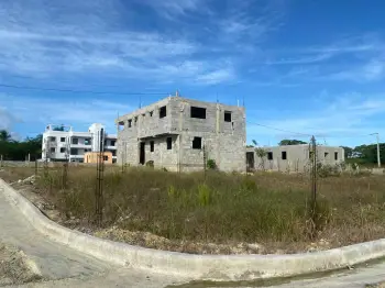 Solares con precios accesibles y financiados