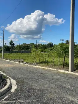144 m2 de solar en santo domingo norte en el residencial don marcos