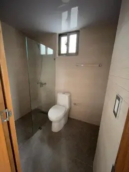 Alquilo a estrenar hermosa 2da con terraza en el millón