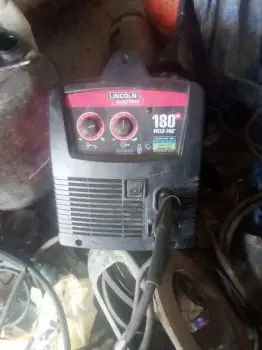 Máquina de soldar mig lincoln 180 amp nítida