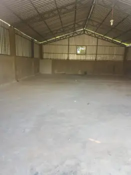 Nave industrial en alquiler en la guayiga pedro brand