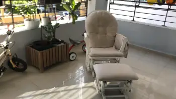 Mecedora con reposapiÉs