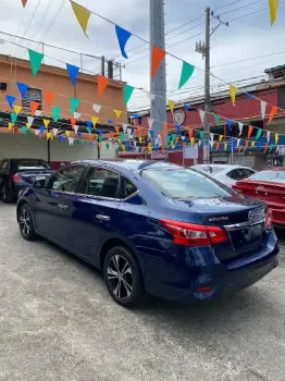 Nissan sentra azul 2019