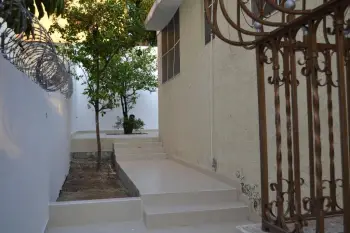 Vendo propiedad 740.96 mts2 urb. los restauradores.