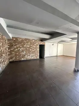 Alquiler de local comercial en la esperilla