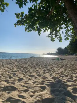Villa con playa privada precio en dolares por noche