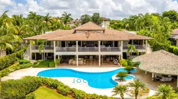 Jochy real estate vende villa en casa de campo la romana r.d
