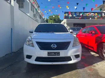 Nissan latio 2015 en santo domingo este
