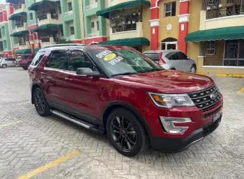 Ford explorer xlt tres filas techo panorámico año 2017