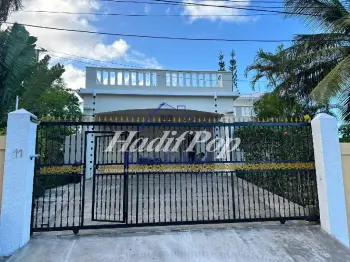 Casa en venta con piscina  incluye apartamento