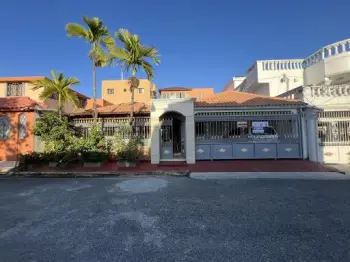 Se vende amplia casa ???? de 1 nivel a pocos metros de la autopistade