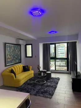 Alquilo impecable apartamento amueblado en bella vista!
