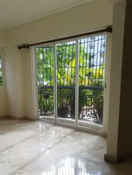 Alquilo amplio apartamento en el real - sin intermediarios!