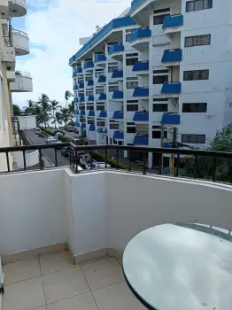 Se alquila hermoso apartamento 3 habitaciones en el malecon