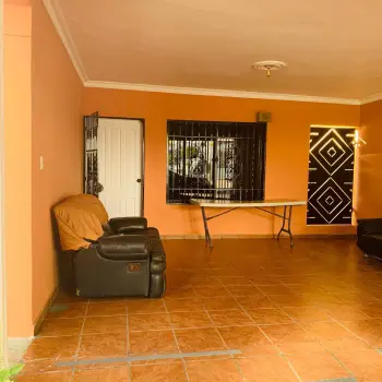Casa en residencial villa claudia