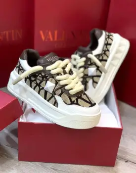 Sneaker tenis teni valentino gavarani europeo italia 2k25