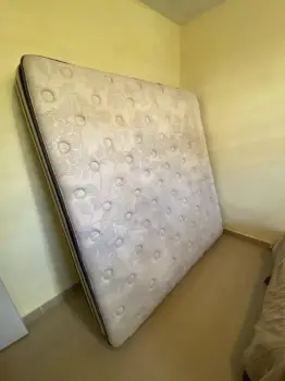 Colchón king size en buen estado