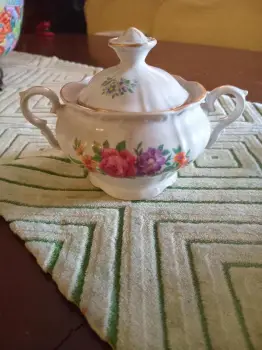Se vende hermosa porcelana linder.