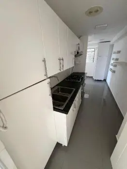 Amplio apartamento de 2 habitaciones en venta en la esperilla