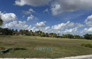 Jochy real estate vende terreno en la estancia golf resort la romana r