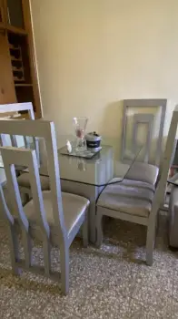 Vendo comedor usado como nuevo por cambio de casa. ligeramente negocia