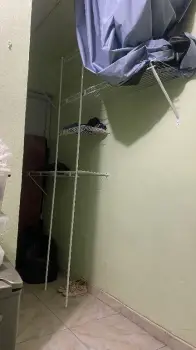 Vendo comedor usado como nuevo por vendo closet cambio de casa. ligera