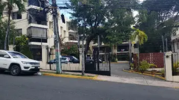 Gazcue alquilo apto. amueblado de 2 dormitorios 2 baños 1 parqueo