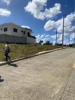 Vendo solares  de 200 mt2 en residencial privado en la jacobo majluta