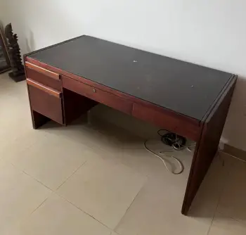Fuerte escritorio en caoba en santo domingo dn