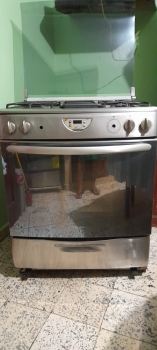 Estufa mabe incluye extractor de grasa