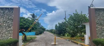 Vendo solar 682 m con titulo casi frente a playa caribe