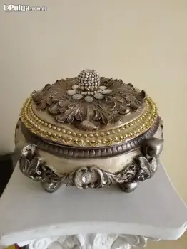 De venta precioso cofre en resina muy elegante