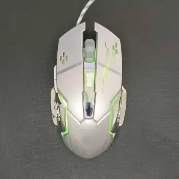 Eleva tu experiencia de trabajo o juego con el mouse inalámbrico. con
