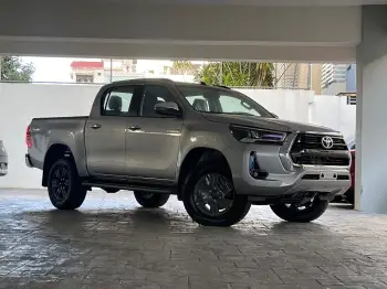 Toyota hilux srv 2025
