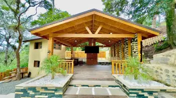 Hermosa villa de 3 niveles en venta en jarabacoa