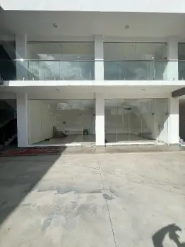 Locales en plaza nueva de villa carmen en alquiler