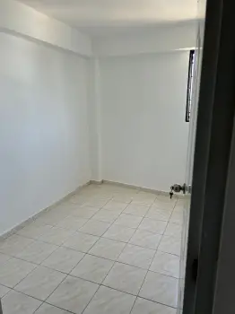 Alquilo habitación los prados comparte baño 1 parqueo