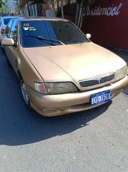 Mi nissan primera gxe 2001