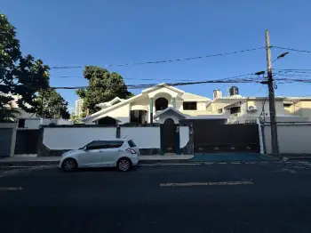 Casa en alquiler  en bella vista proximo a la anacaona y nuÑez de cace