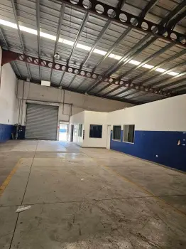 Arriendo nave de 400 m2 próximo autopista duarte