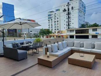 Se alquila hermoso apartamento a una esquina de downtown center