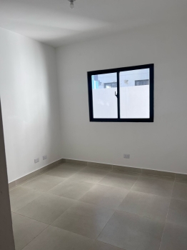 Venta de apartamento en tercer nivel próximo a la autopista duarte