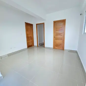 Apartamento de 3 habitaciones en venta en el tropical del este.