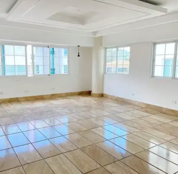Vendo inmueble en la urbanización real.