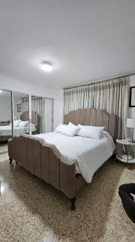 Vendo inmueble en la zona universitaria.